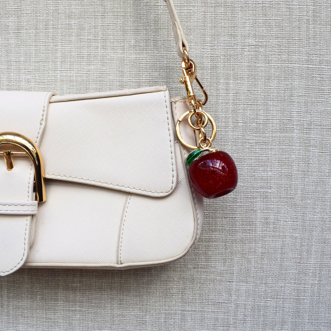 Rode glitter appel bag charm als kerstcadeau