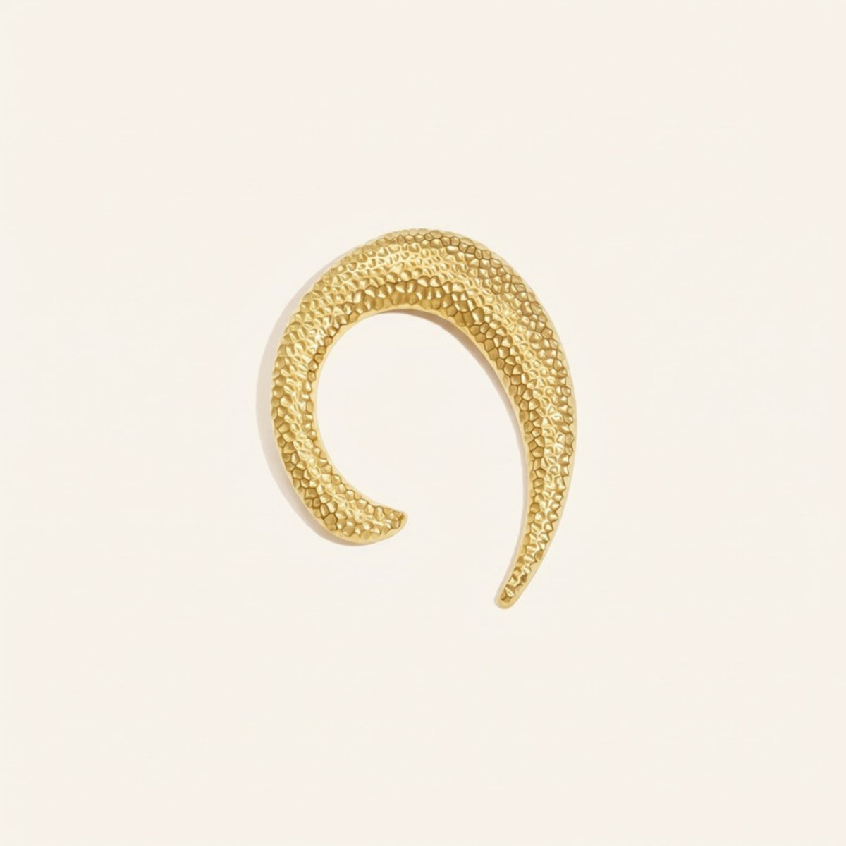 Gebogen broche goud