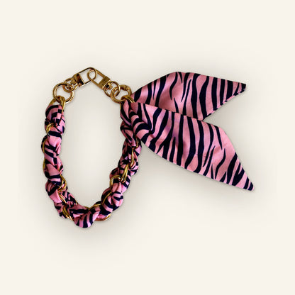 Sjaal bag charm roze