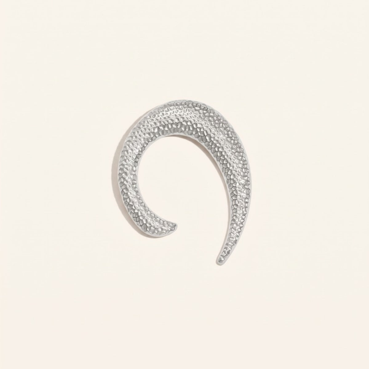 Gebogen broche zilver