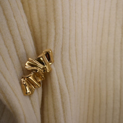 Organische broche goud