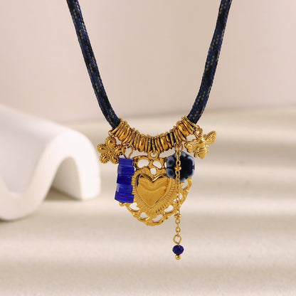Hart bedelketting blauw – sfeerfoto