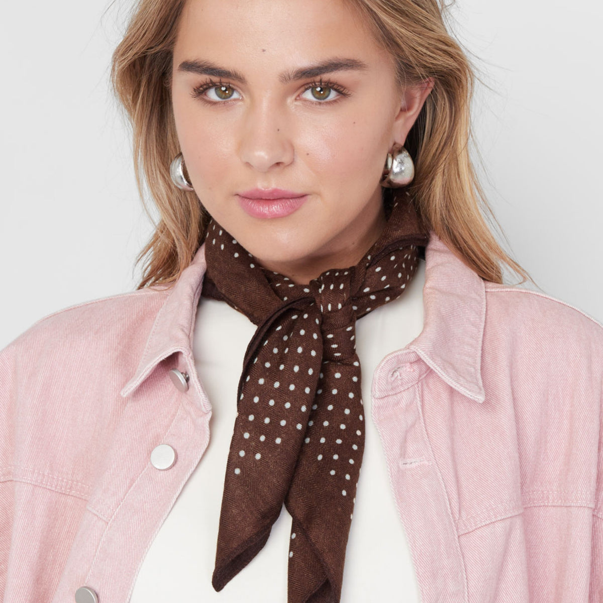 Brown and white polka dot scarf - photo 2