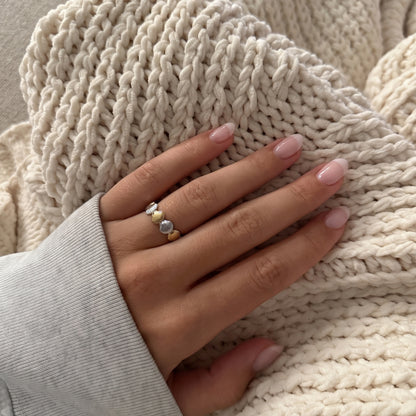 Seashell ring gold silver – worn on the hand