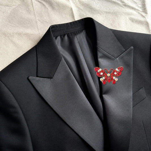 Vlinder broche strass rood, detail