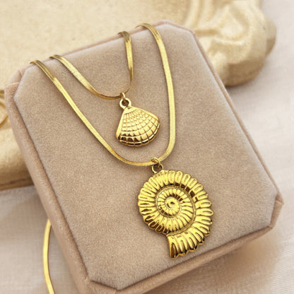 Gold seashell necklace - photo 4