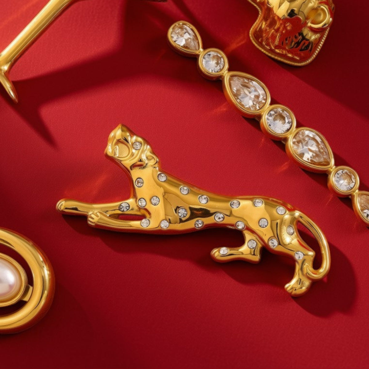 Panter broche goud wit
