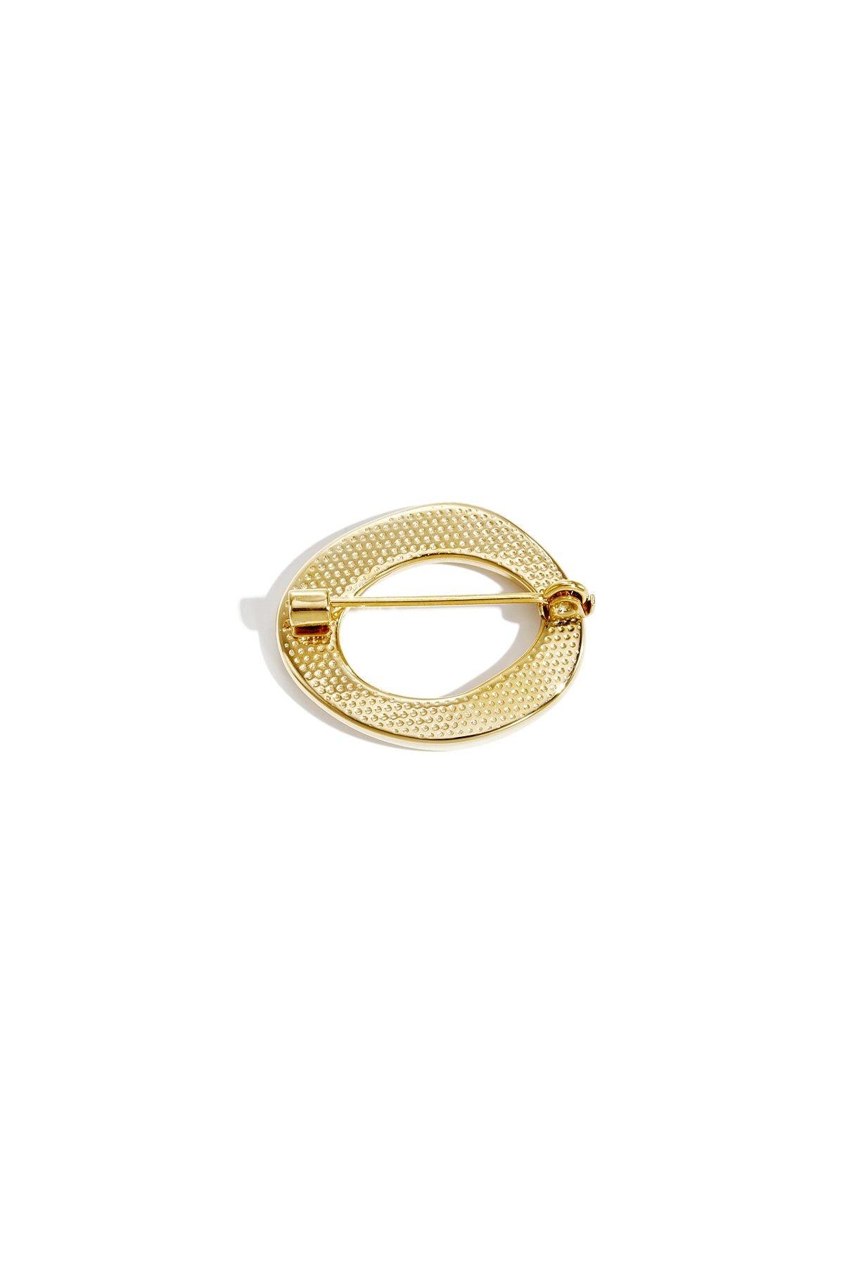 Oval brooch gold, detail